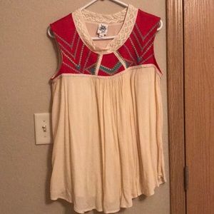 Sleeveless top embroidered